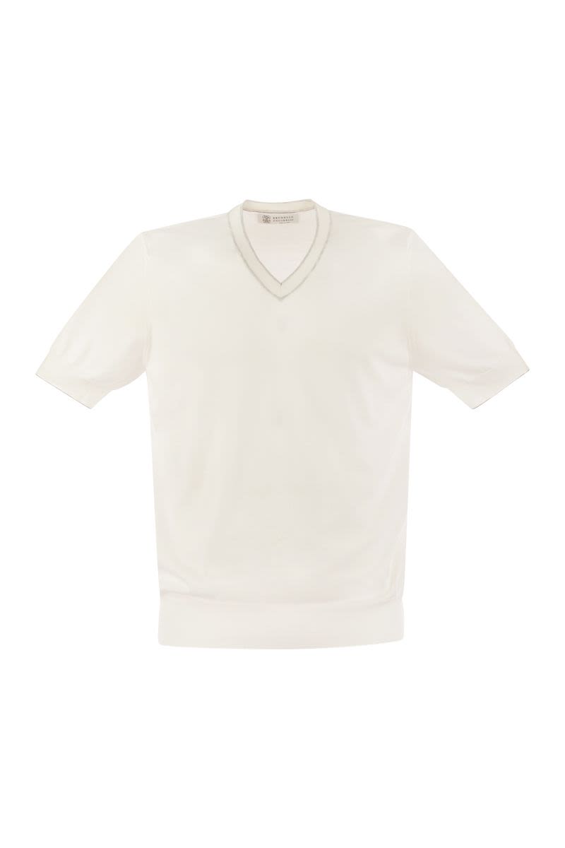 Lightweight cotton V-neck T-shirt