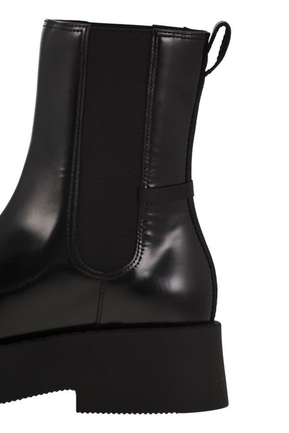 M6826 - Black leather boot