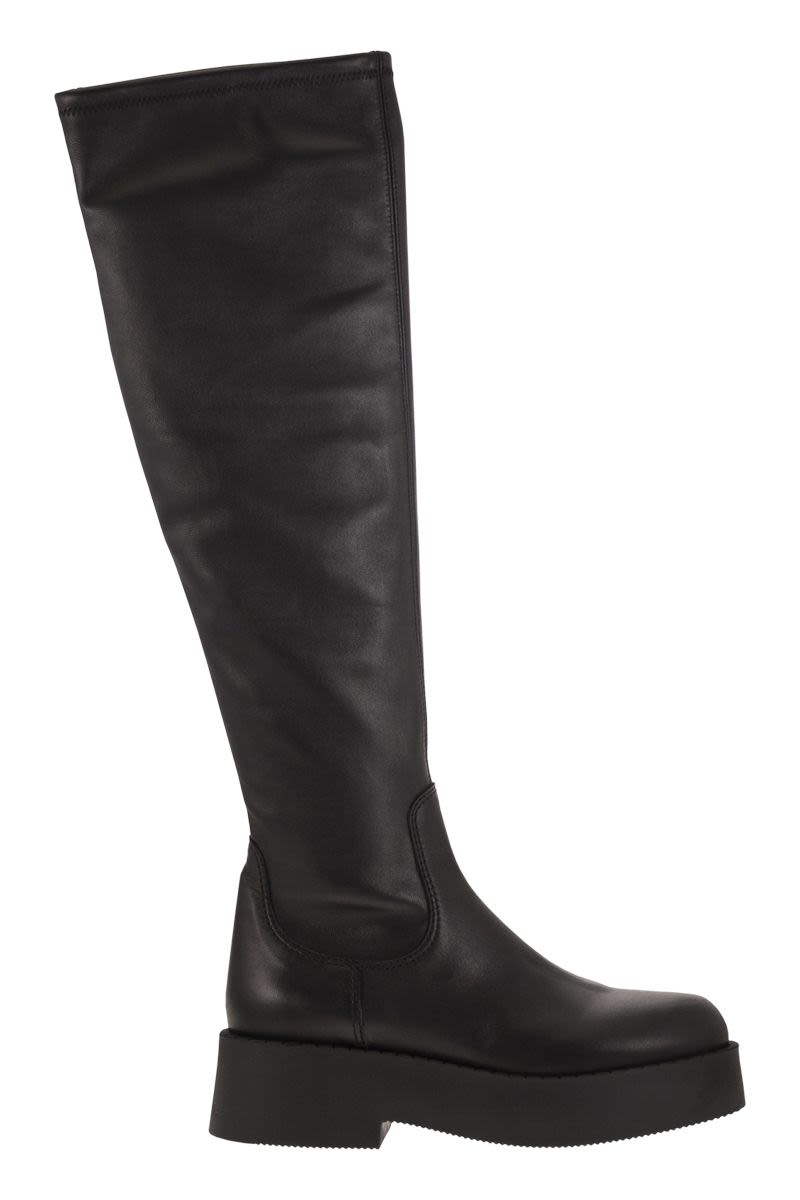 M6832 - High leather boots