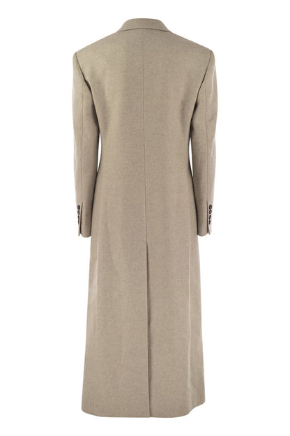 Lightweight wool cloth coat with jewellery