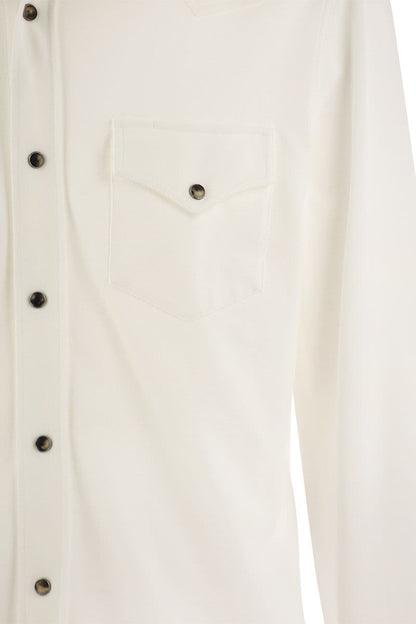 Leisure fit shirt with press studs, epaulettes and pockets