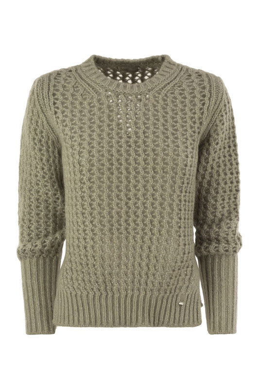 Knitwear in alpaca and wool yarn