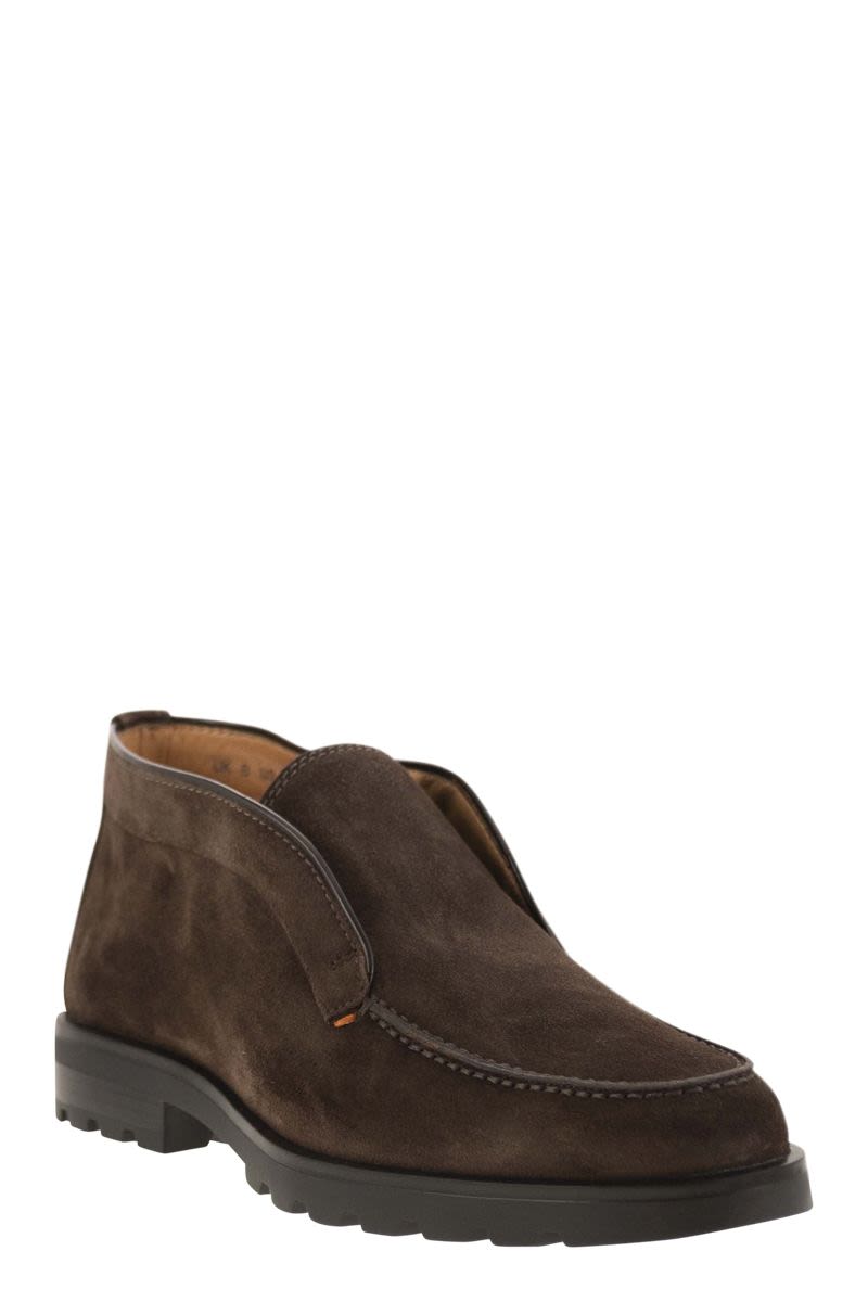 Suede ankle boot without laces