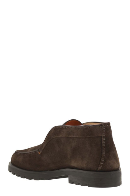 Suede ankle boot without laces