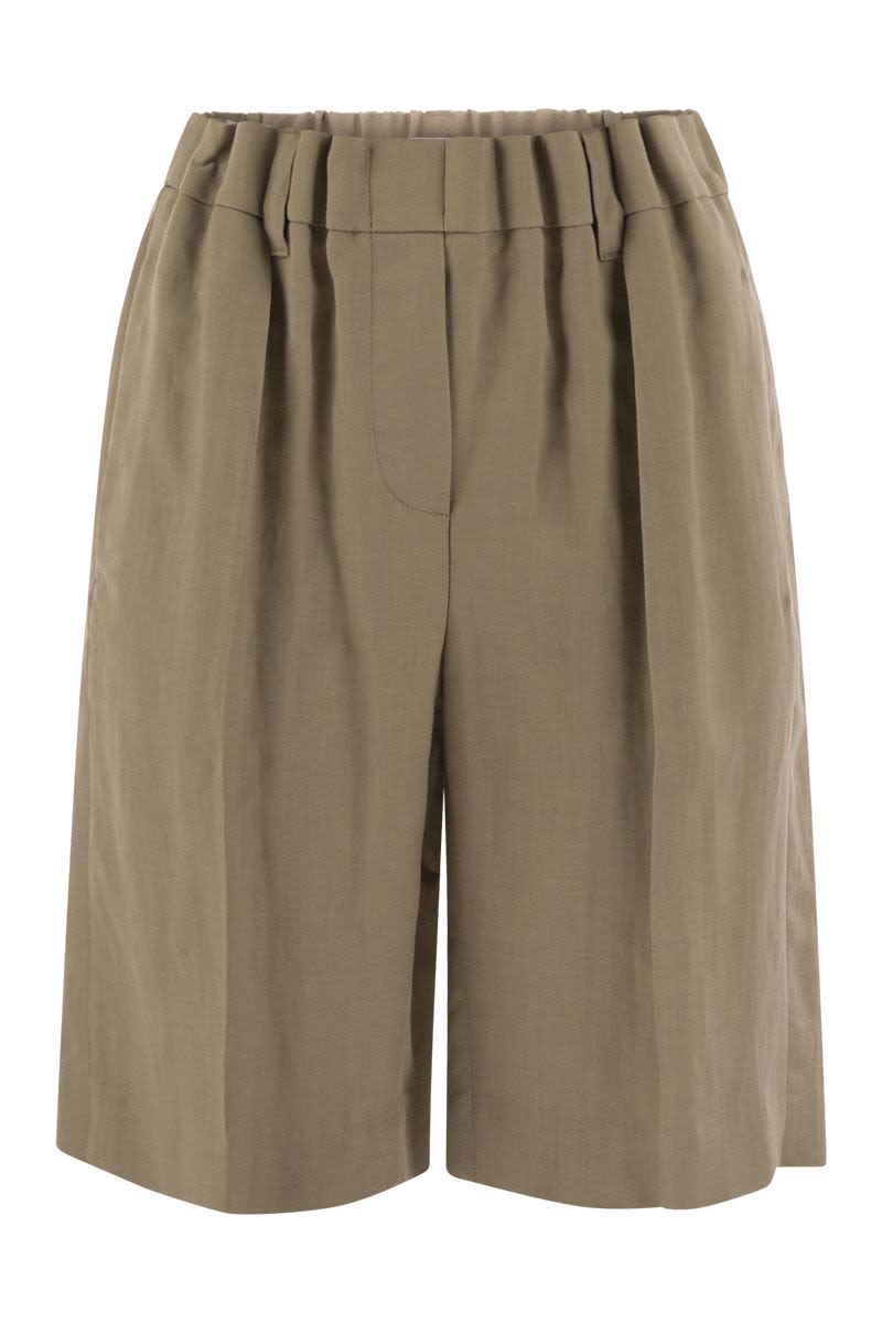 Gathered Waist Bermuda Shorts in Fluid Viscose Linen Twill