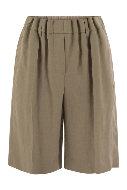 Gathered Waist Bermuda Shorts in Fluid Viscose Linen Twill