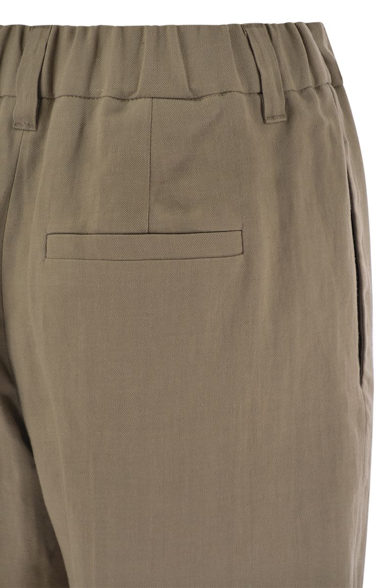 Gathered Waist Bermuda Shorts in Fluid Viscose Linen Twill