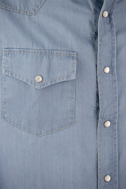 Lightweight denim leisure fit shirt with press studs, epaulettes and pockets