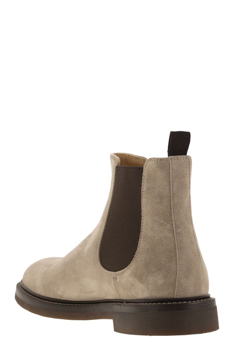 Chelsea Boot in suede