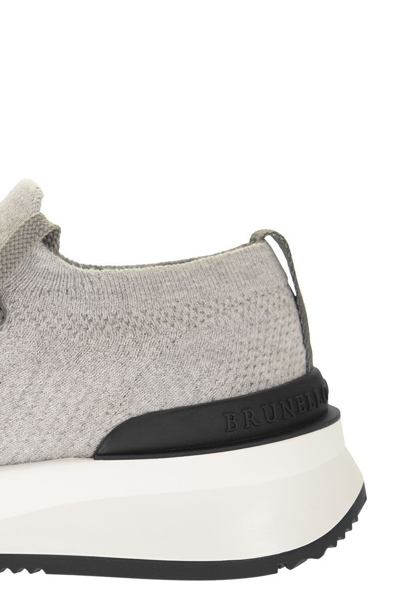 Runners in cotton knit and semi-glossy calf leather