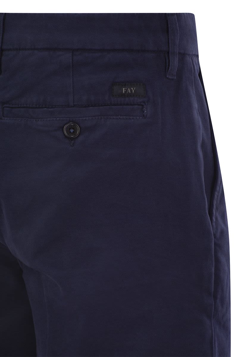 Slim 5-pocket trousers