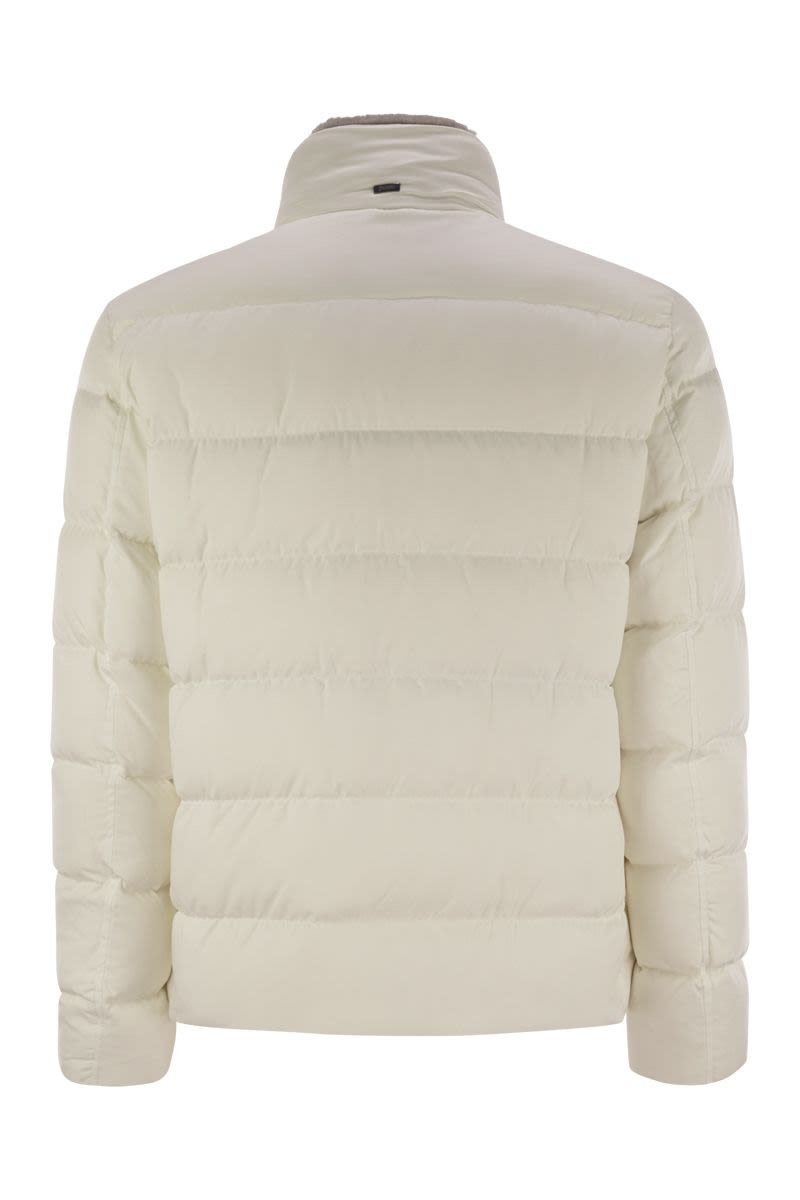 Short down jacket with detachable fur insert