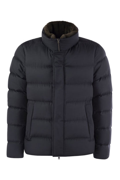 Short down jacket with detachable fur insert