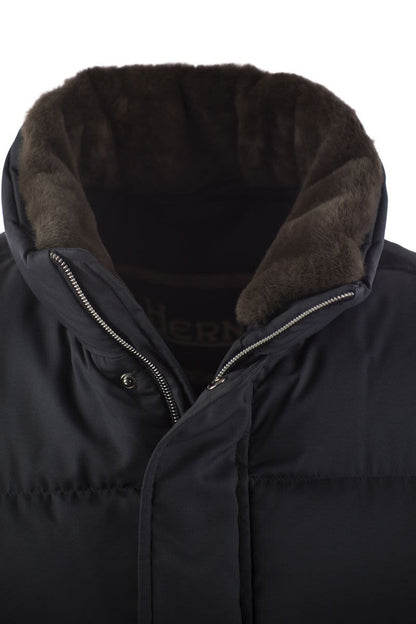 Short down jacket with detachable fur insert