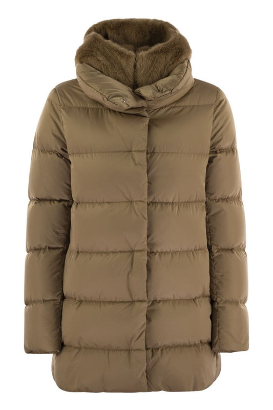 Down jacket with bib and cruelty-free fur hood