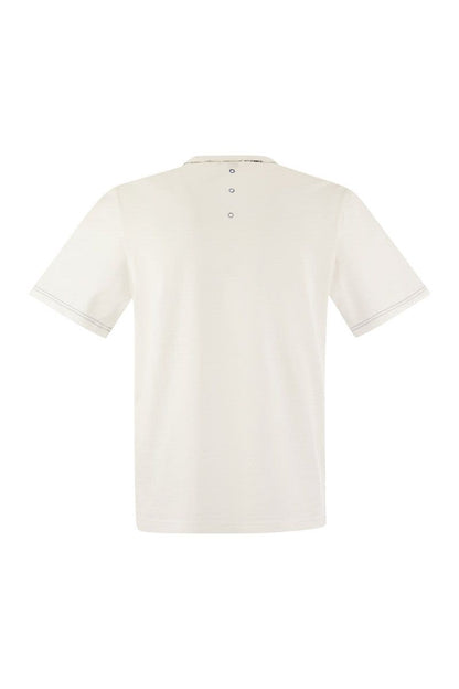 Short-sleeved cotton t-shirt