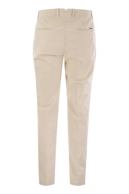 Cotton trousers with darts