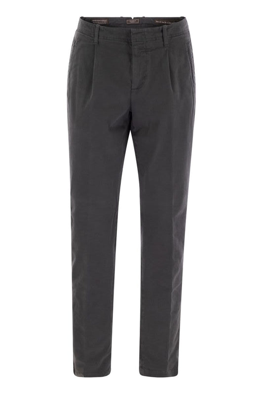 Cotton trousers with darts