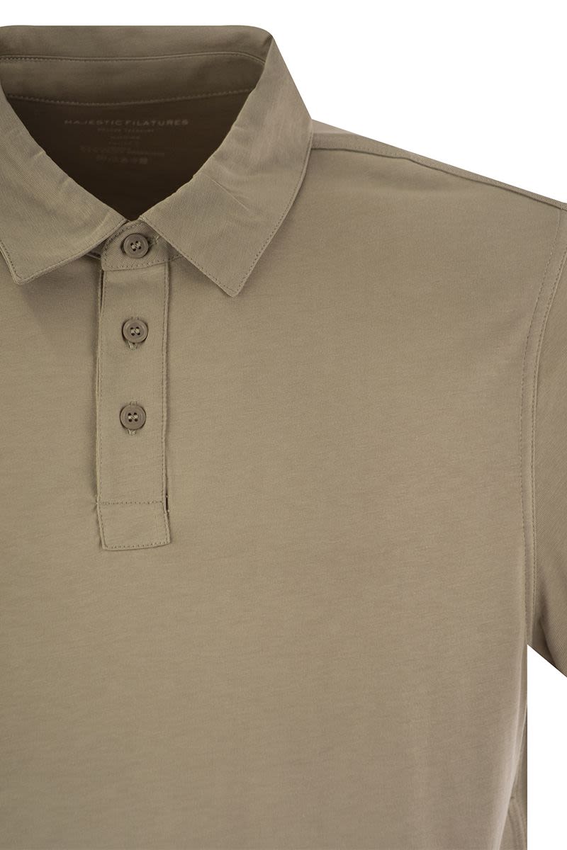 Short-sleeved polo shirt in lyocell