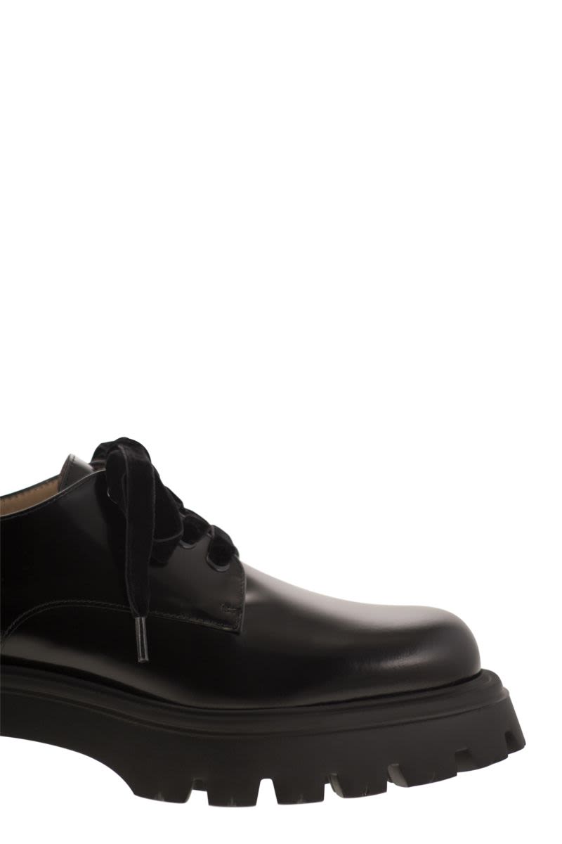 EMERSON DERBY BLACK