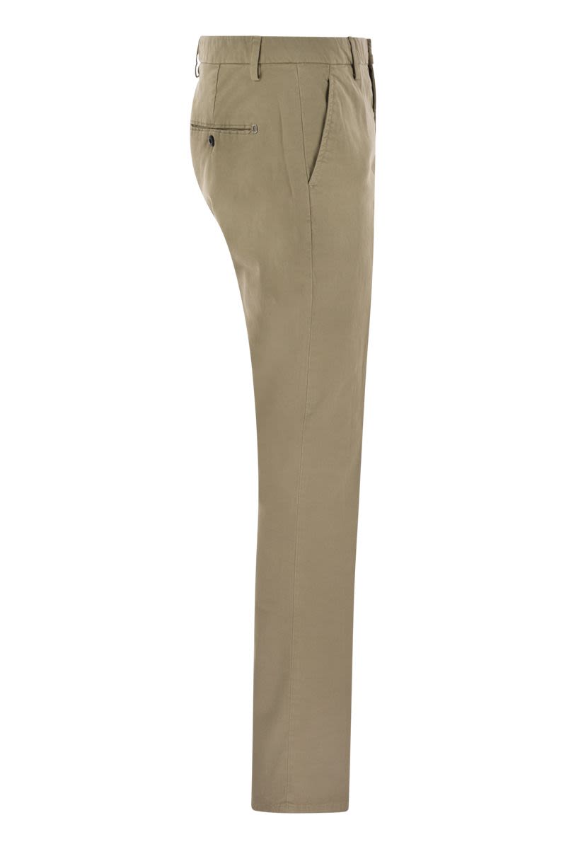 SPIRITISSIMO - Regular chino trousers in light gabardine