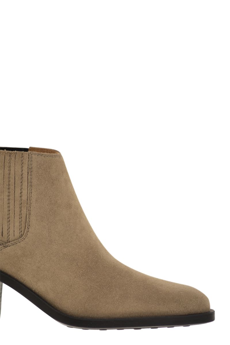 Suede boot