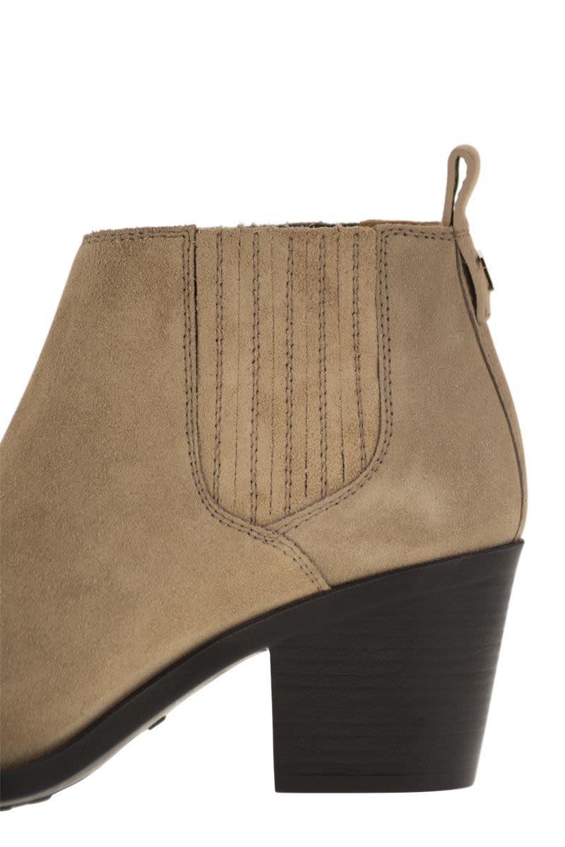 Suede boot