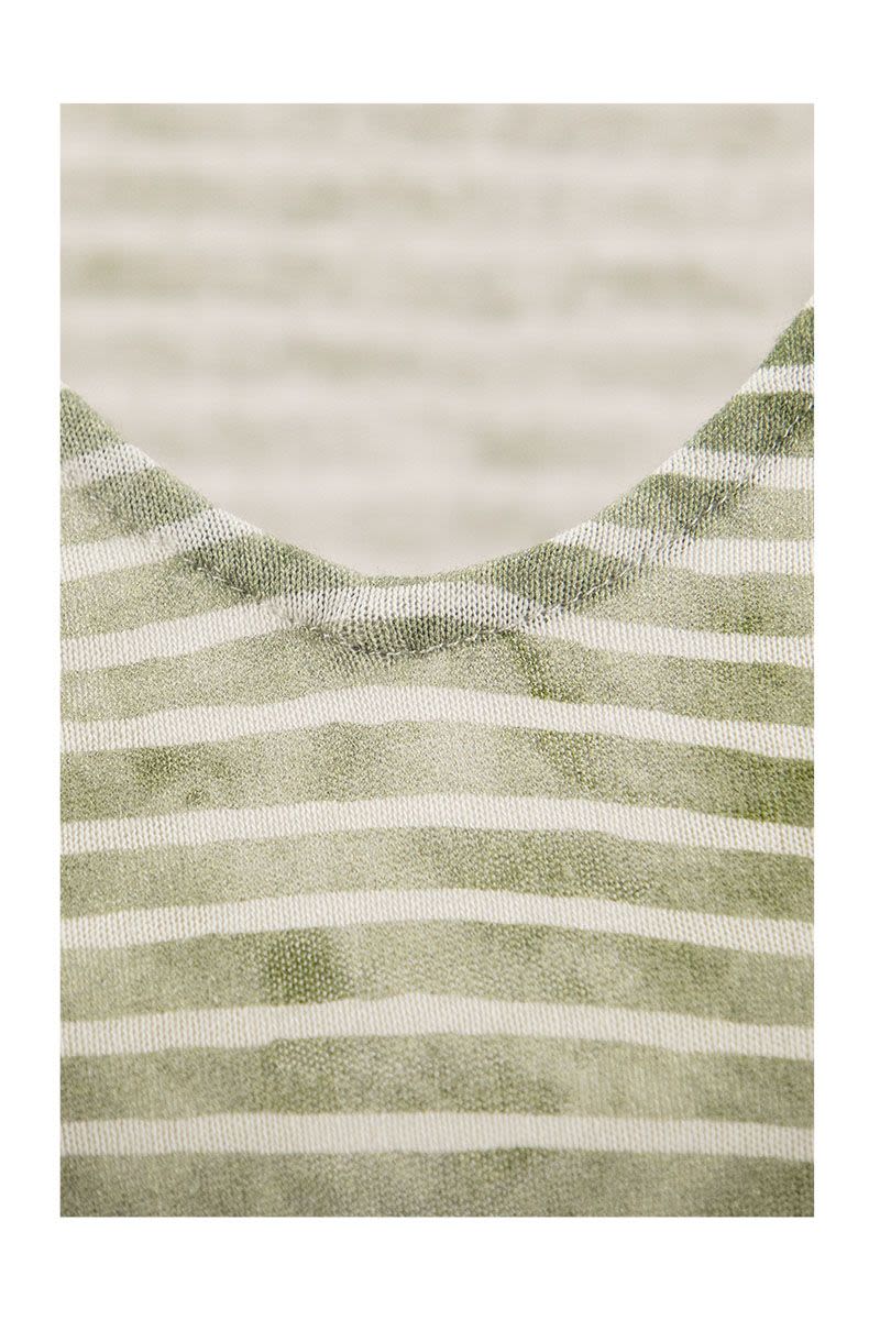 Striped T-shirt with V-neck - VOGUERINI