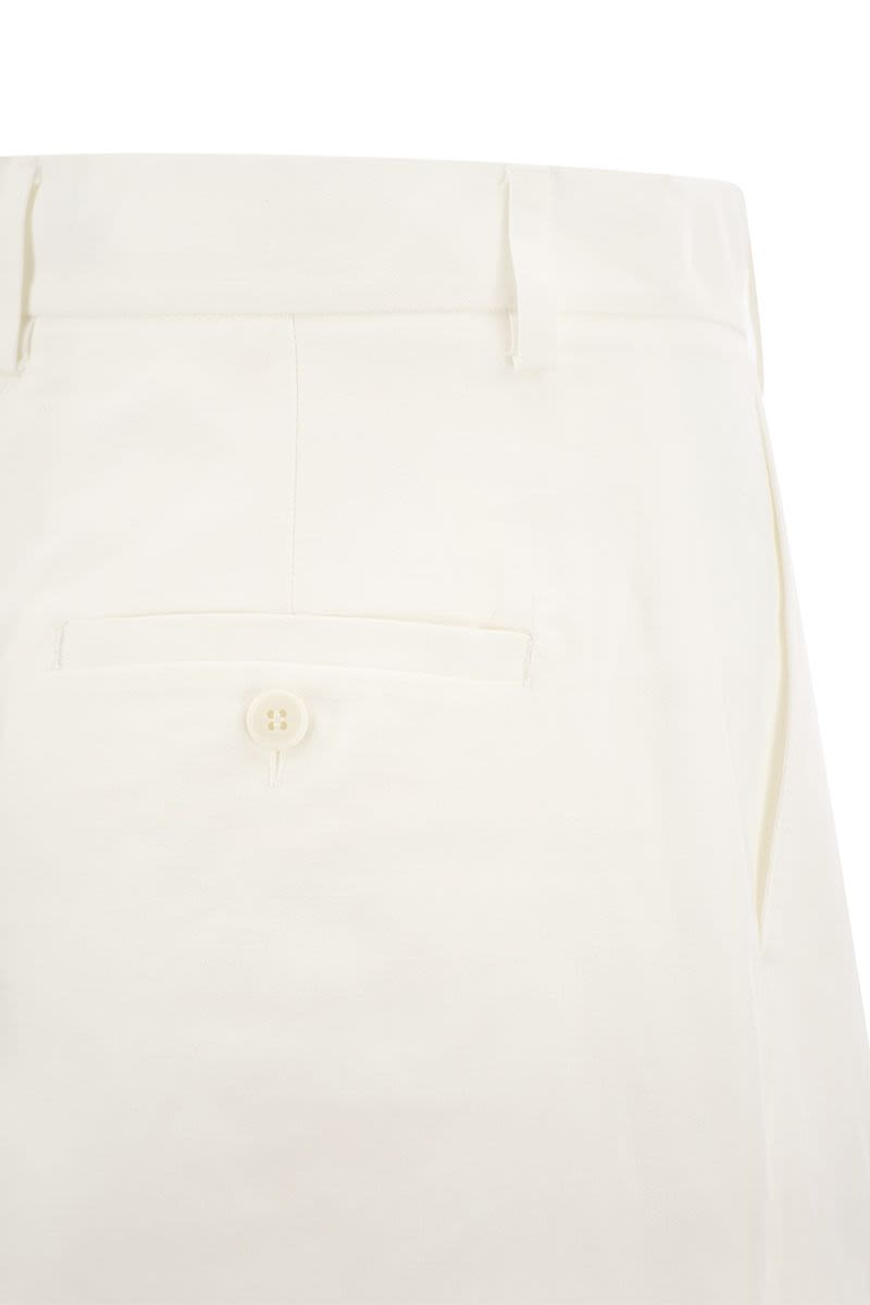 ECUBA - Cotton and linen Bermuda shorts - VOGUERINI