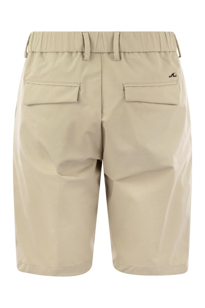 Dynamic stretch bermuda shorts