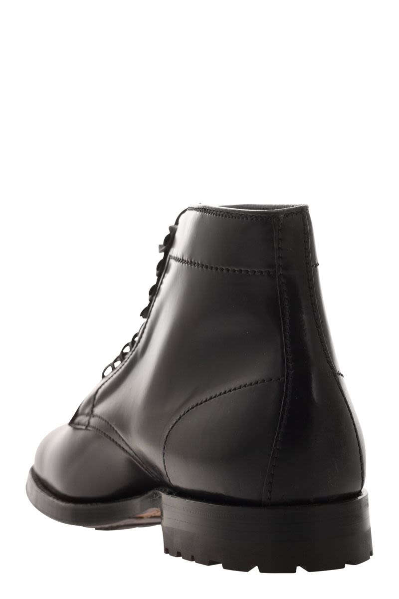 PLAIN TOE BOOT - VOGUERINI