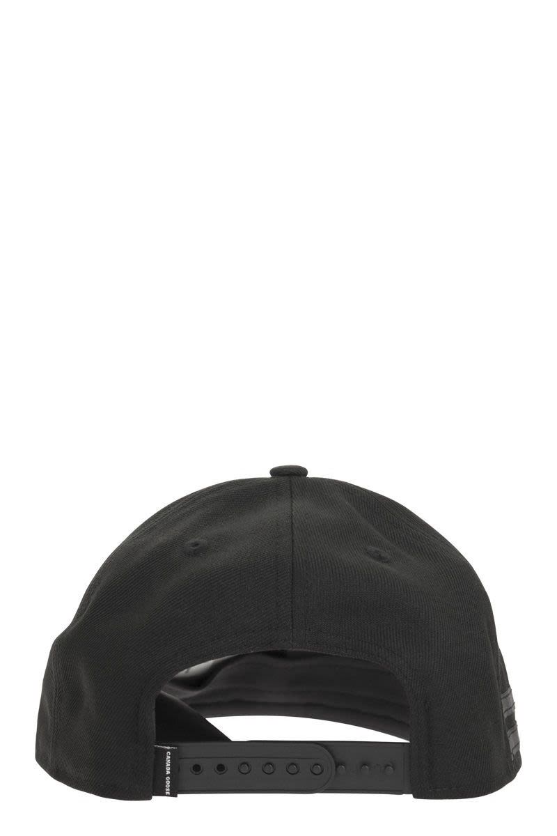 SNAPBACK - Hat with visor - VOGUERINI