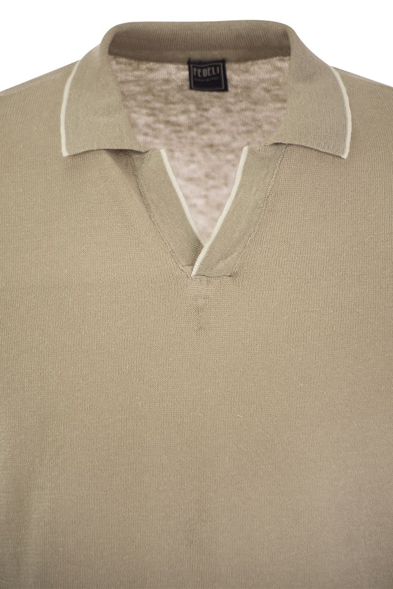 Polo shirt with open collar in linen and cotton