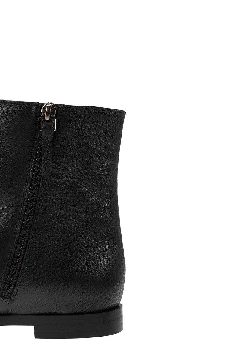 Grained leather ankle boots - VOGUERINI