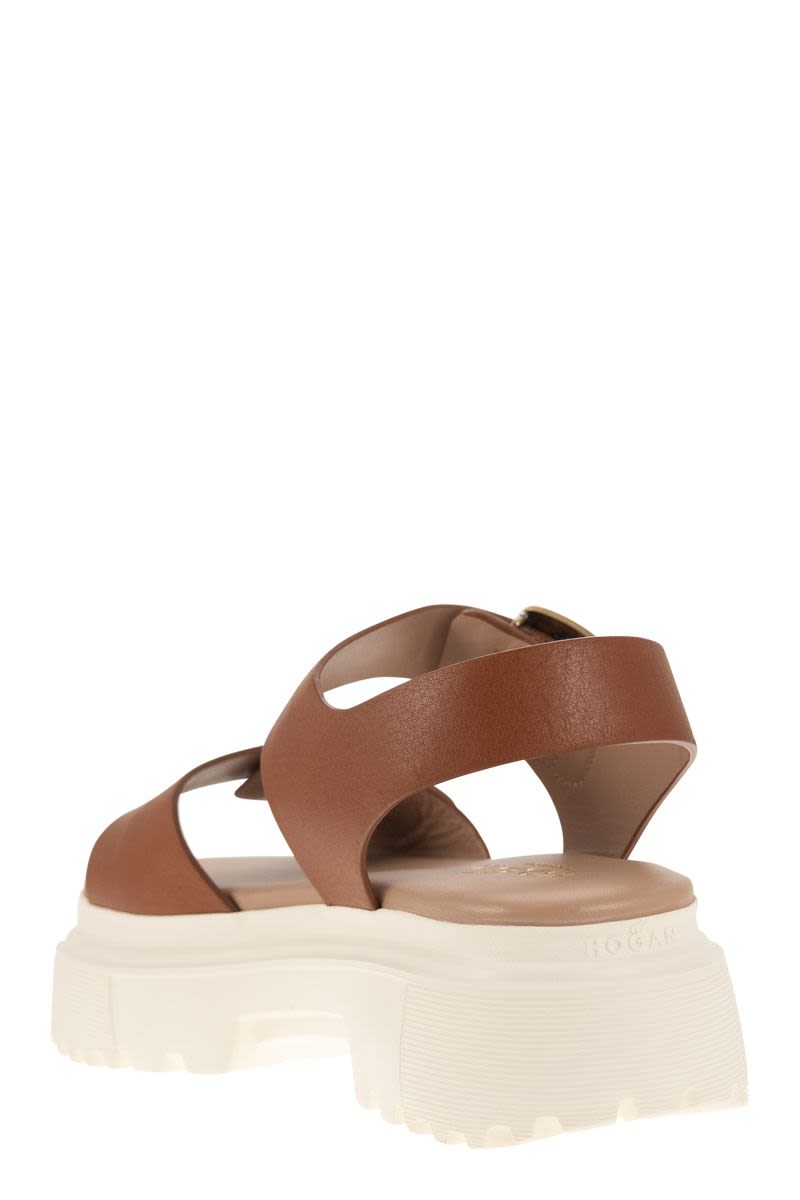 H644 - Sandal with two buckles - VOGUERINI