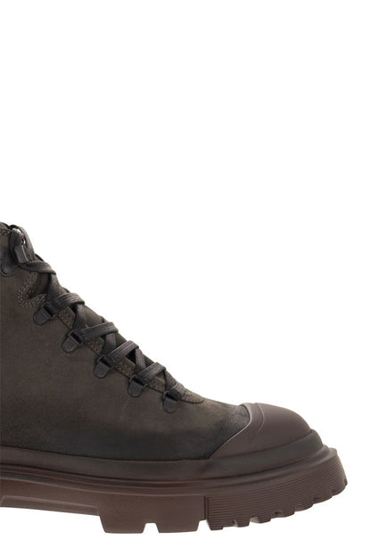 Greased nubuck leather ankle boot - VOGUERINI