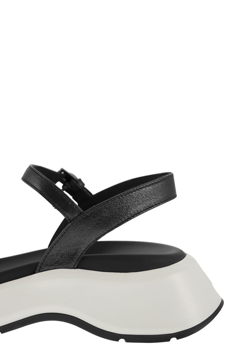 H598 leather sandals - VOGUERINI