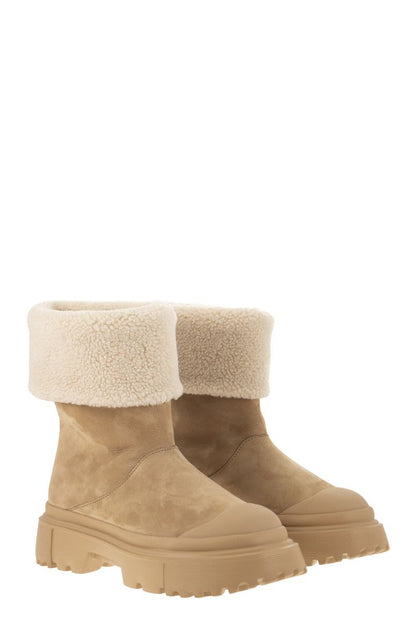 H619 - Suede ankle boot with shearling effect flap - VOGUERINI