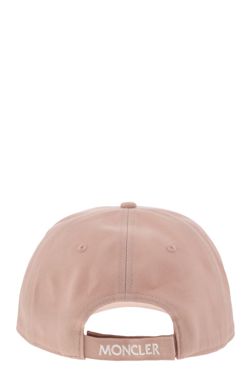 Baseball cap with logo