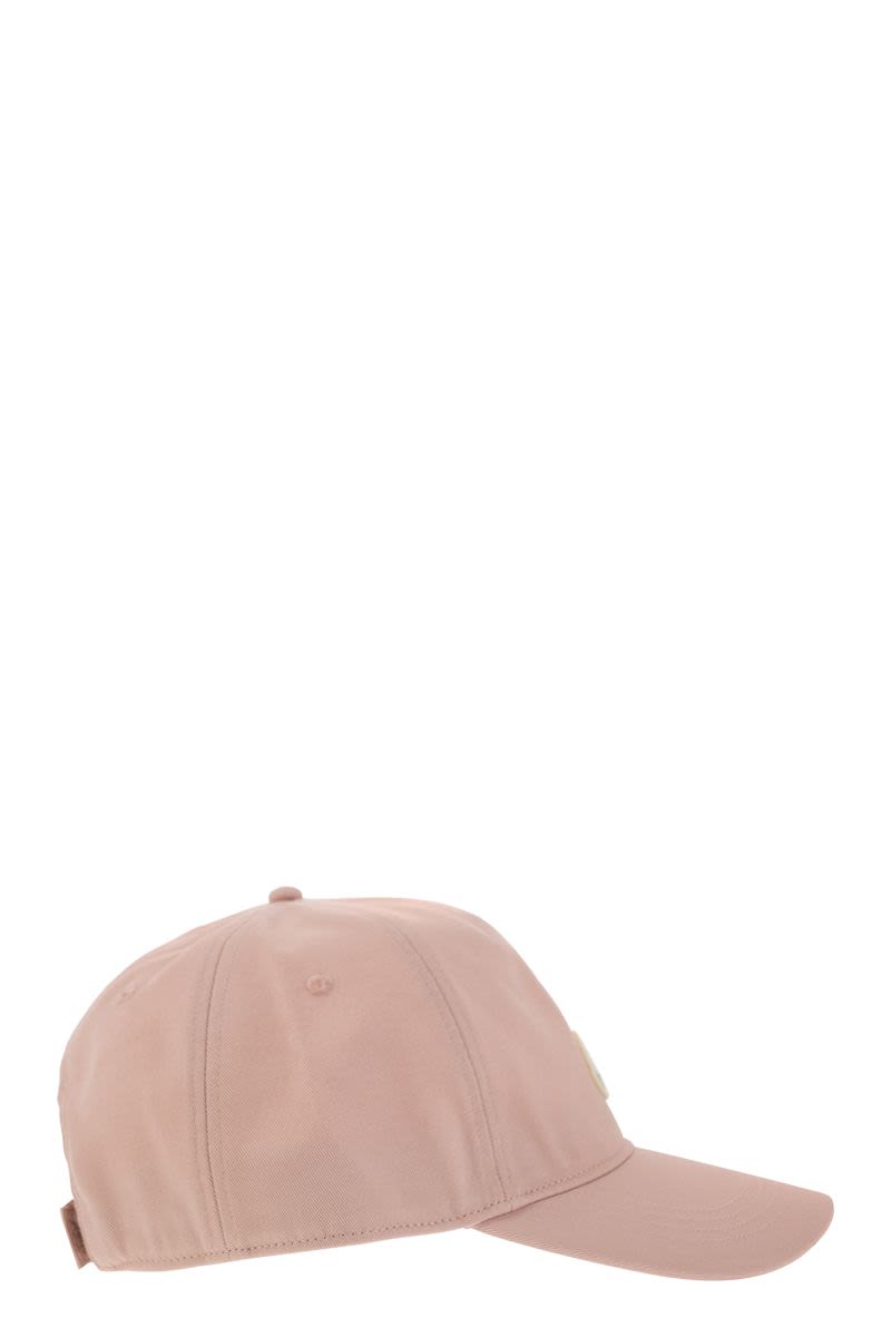 Baseball cap with logo