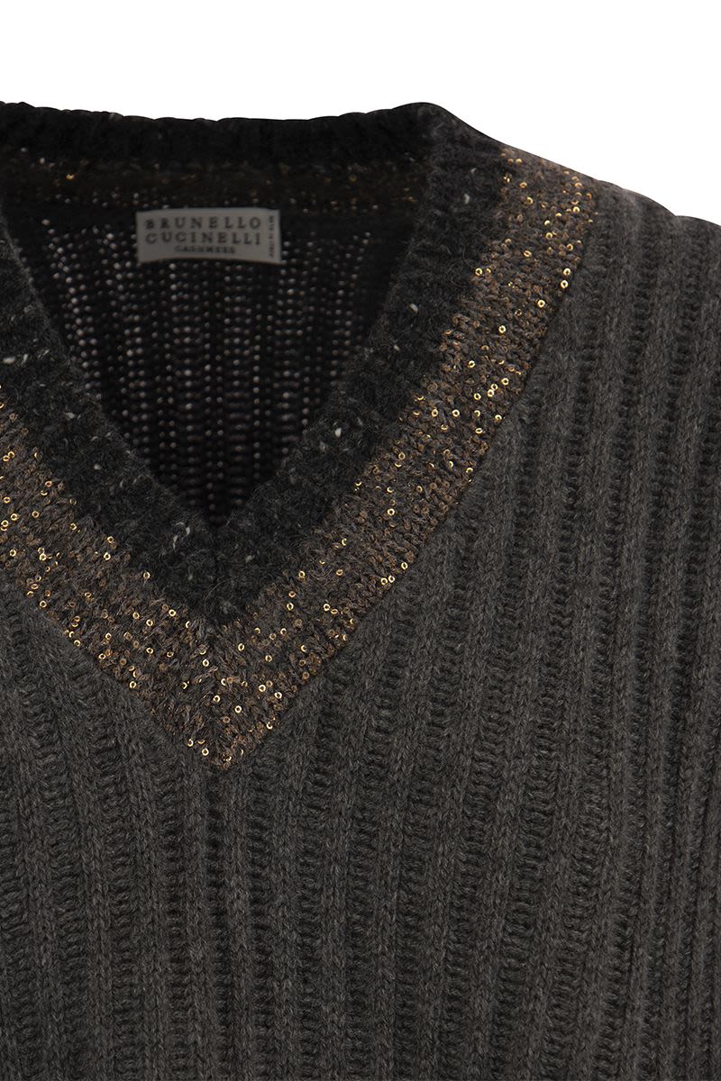 Ribbed cashmere sweater with Dazzling Neckline - VOGUERINI