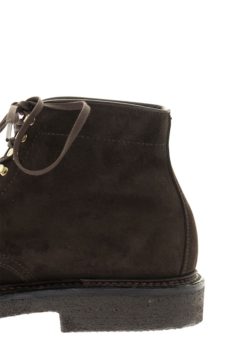 BROWN SUEDE BOOT - VOGUERINI