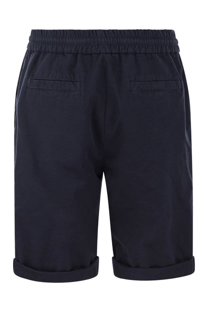 Bermuda shorts in garment-dyed cotton gabardine with drawstring and double darts