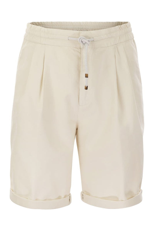 Bermuda shorts in garment-dyed cotton gabardine with drawstring and double darts