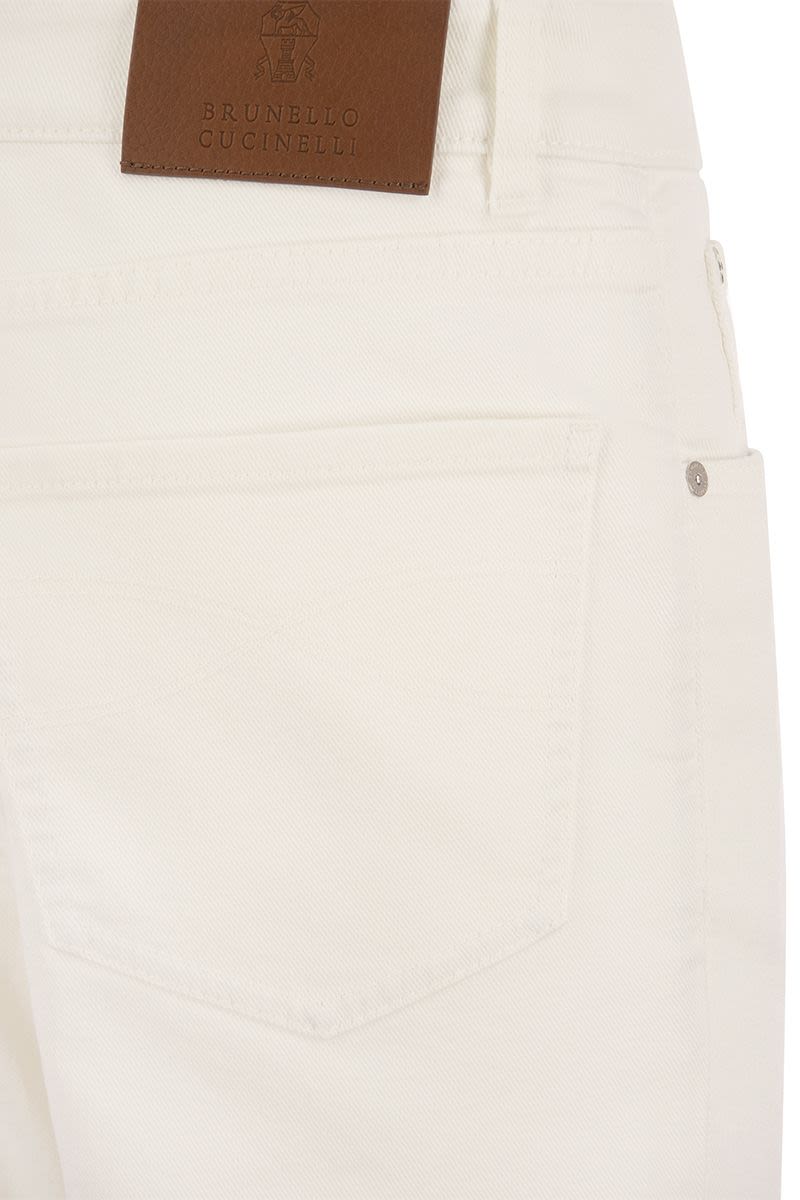 Five-pocket leisure fit trousers in comfort denim - VOGUERINI