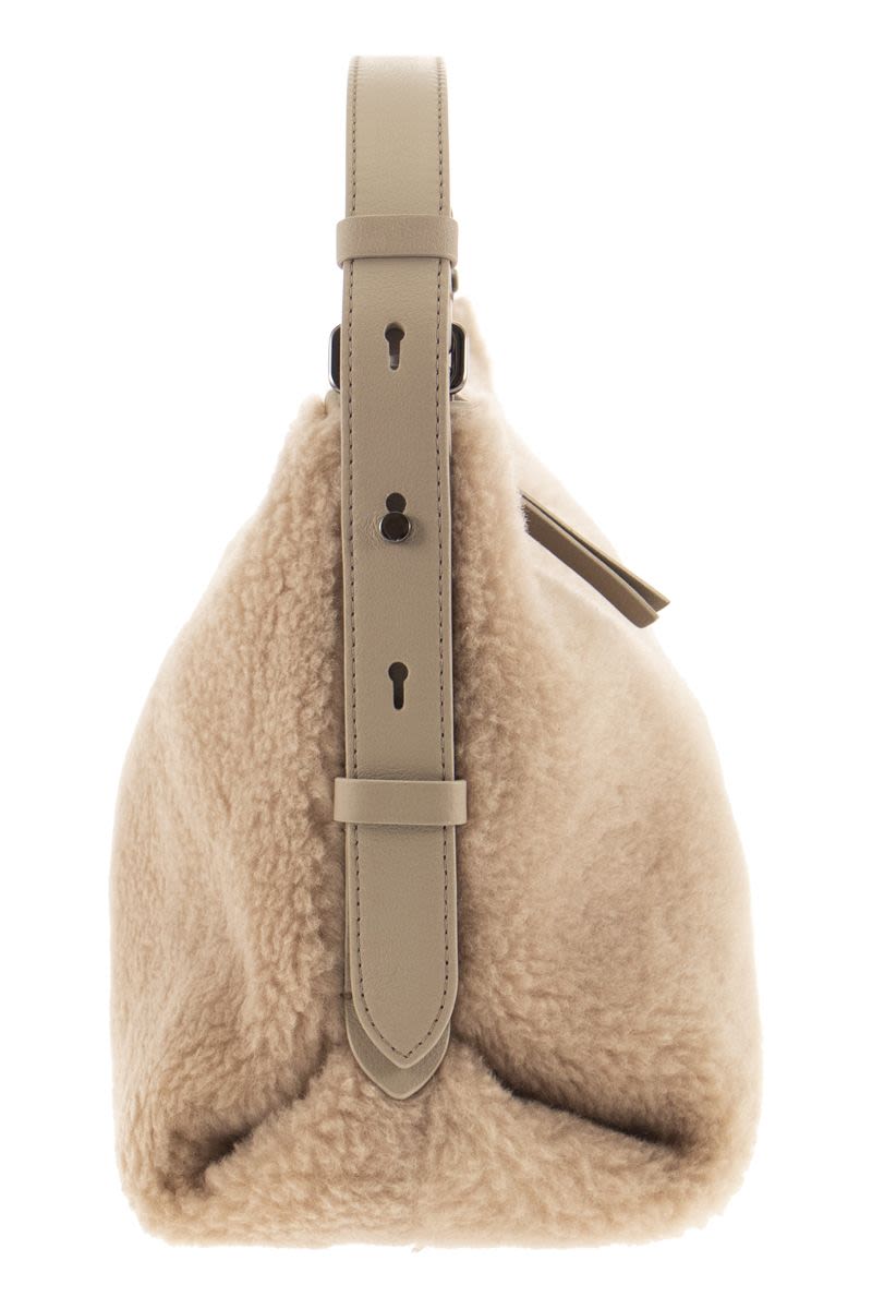 Fleecy bag made of virgin wool and cashmere with necklace - VOGUERINI