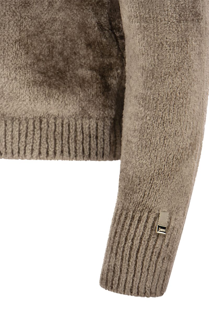 Resort pullover in chenille knit - VOGUERINI