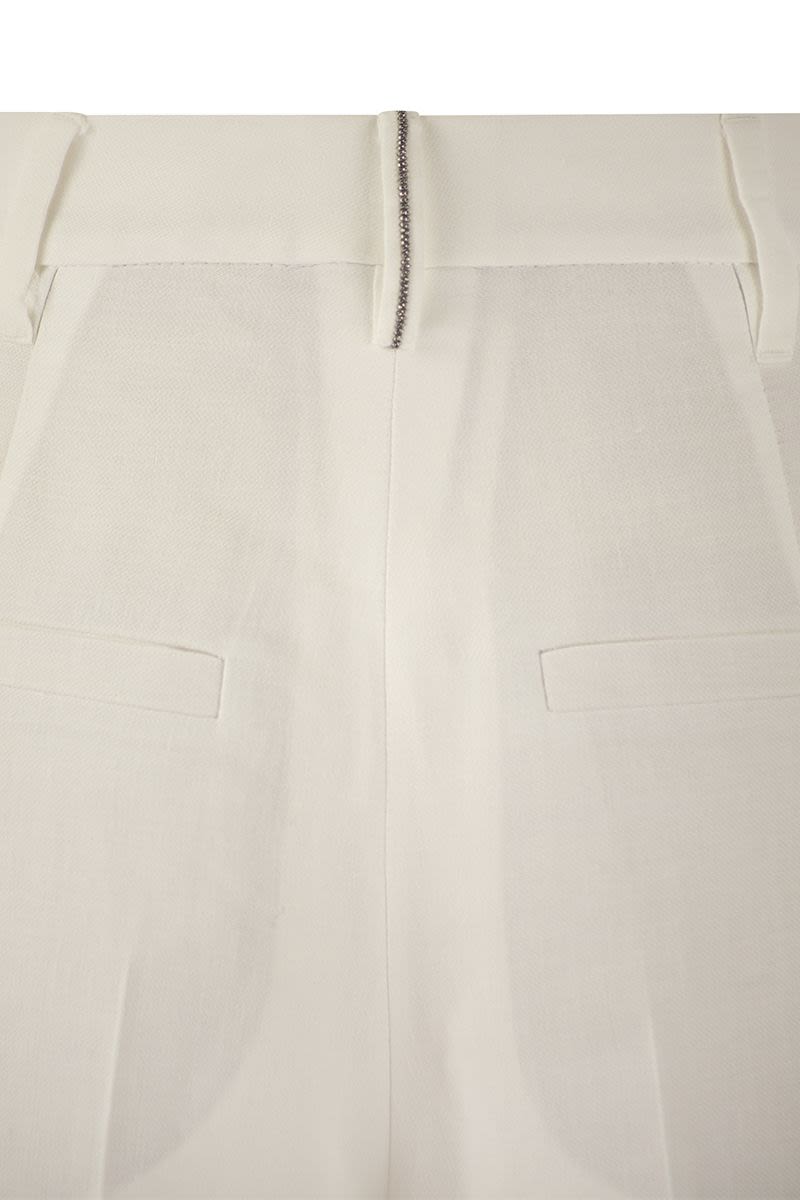 Slouchy trousers in viscose and linen Fluid twill with moniline