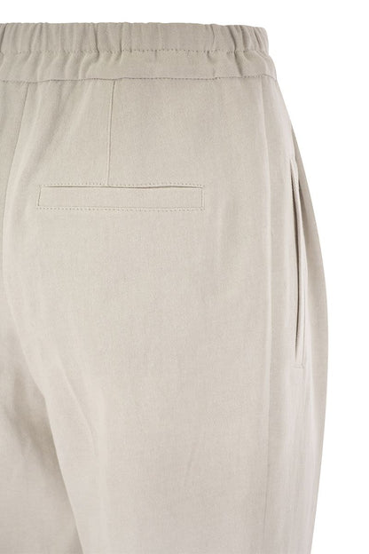 Slouchy trousers in cotton gabardine and linen