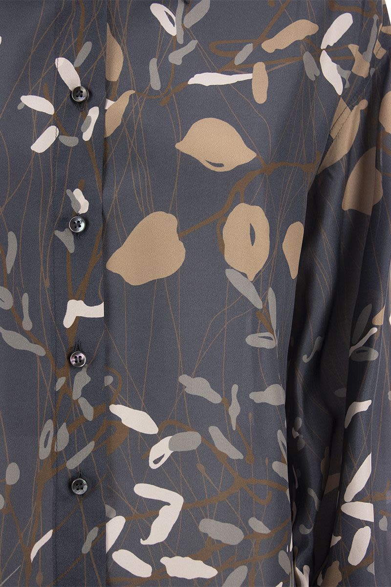 Ramage Print silk pongee shirt with necklace - VOGUERINI